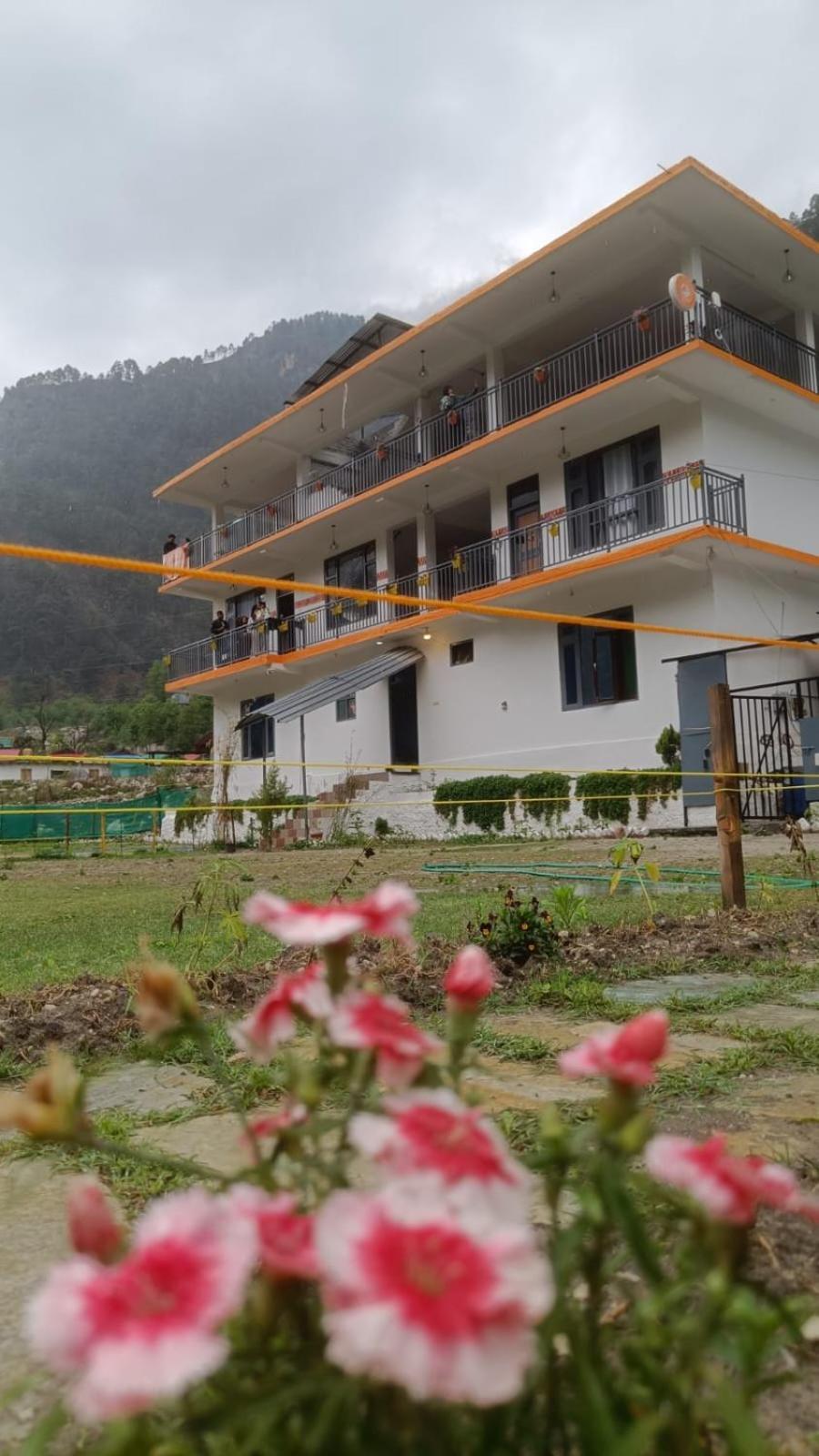 Himtrek Stay Kasol Exteriör bild