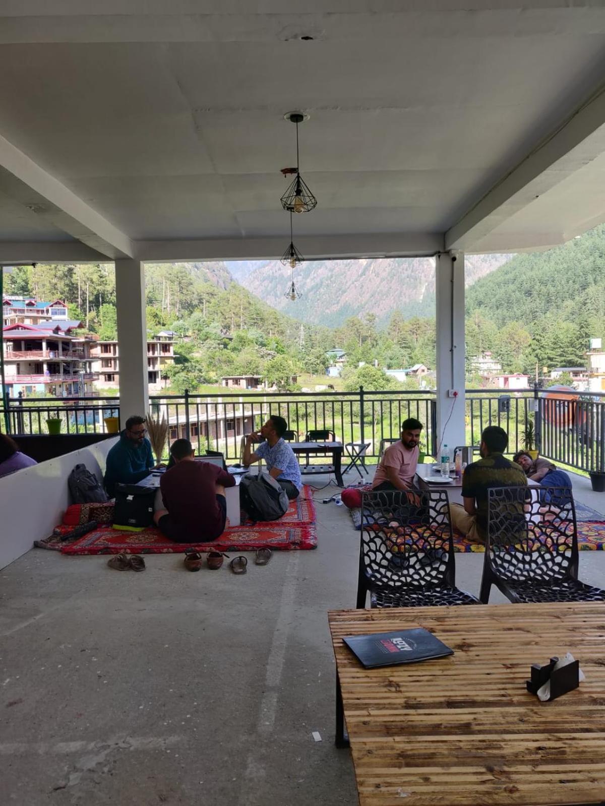 Himtrek Stay Kasol Exteriör bild