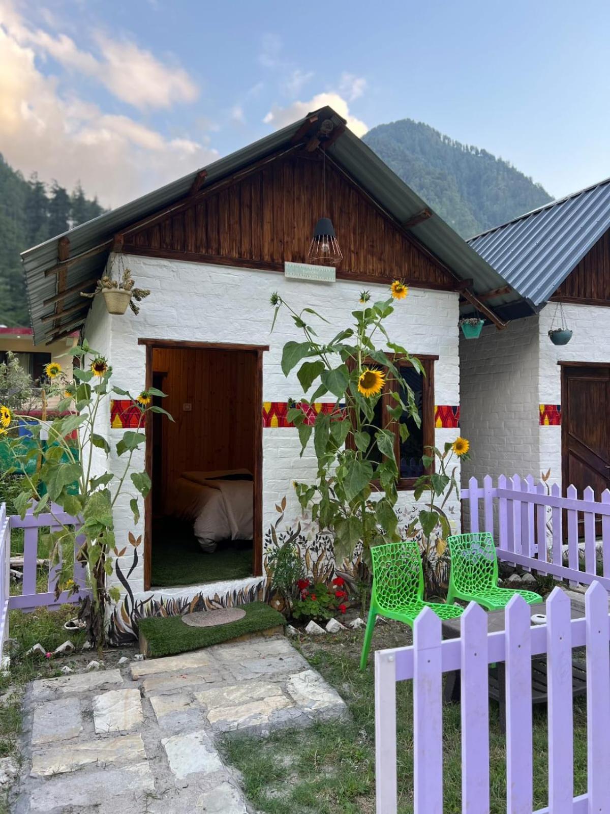 Himtrek Stay Kasol Exteriör bild