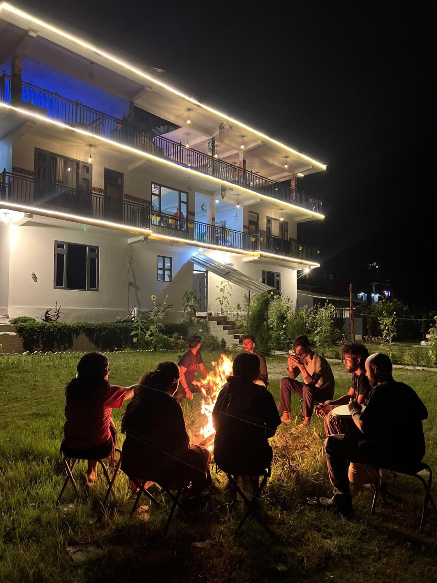Himtrek Stay Kasol Exteriör bild